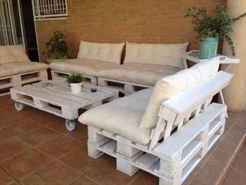 Idee per realizzare un divano con i pallet