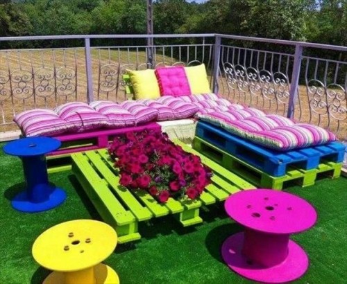 Idee per realizzare un divano con i pallet