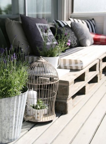 Idee per realizzare un divano con i pallet