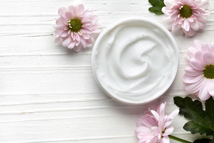 Creme viso: serve davvero spendere tanto?