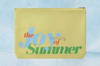 Vogue Italia agosto 2026 pochette The Joy of Summer allegata in edicola